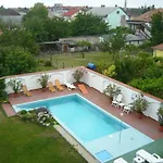Szálloda Wellness Kakadu