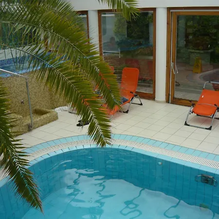 Отель Wellness Kakadu 3*