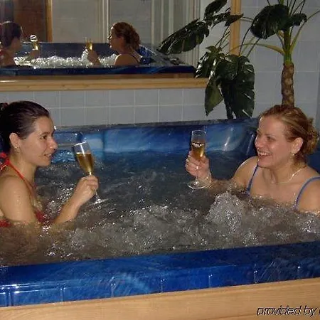 Wellness Kakadu 3* Кестхей
