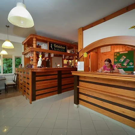 Отель Wellness Kakadu Кестхей