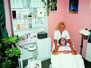 Wellness Kakadu Отель Кестхей