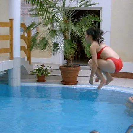 Wellness Kakadu 3* Кестхей