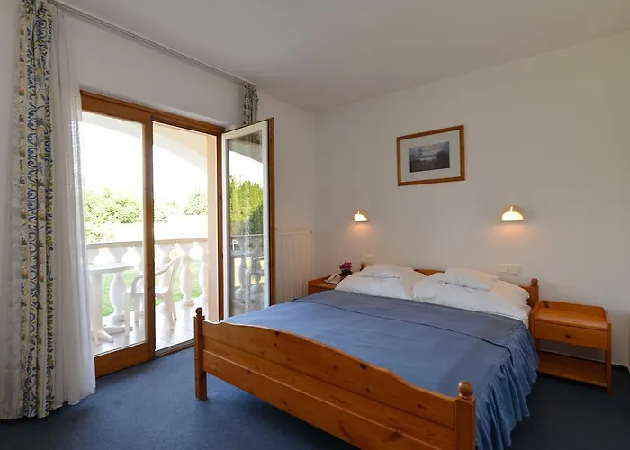 ホテル Wellness Kakadu 3*