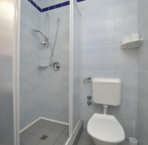 ホテル Wellness Kakadu ケストヘイ