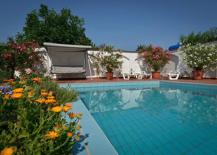 ホテル Wellness Kakadu ケストヘイ